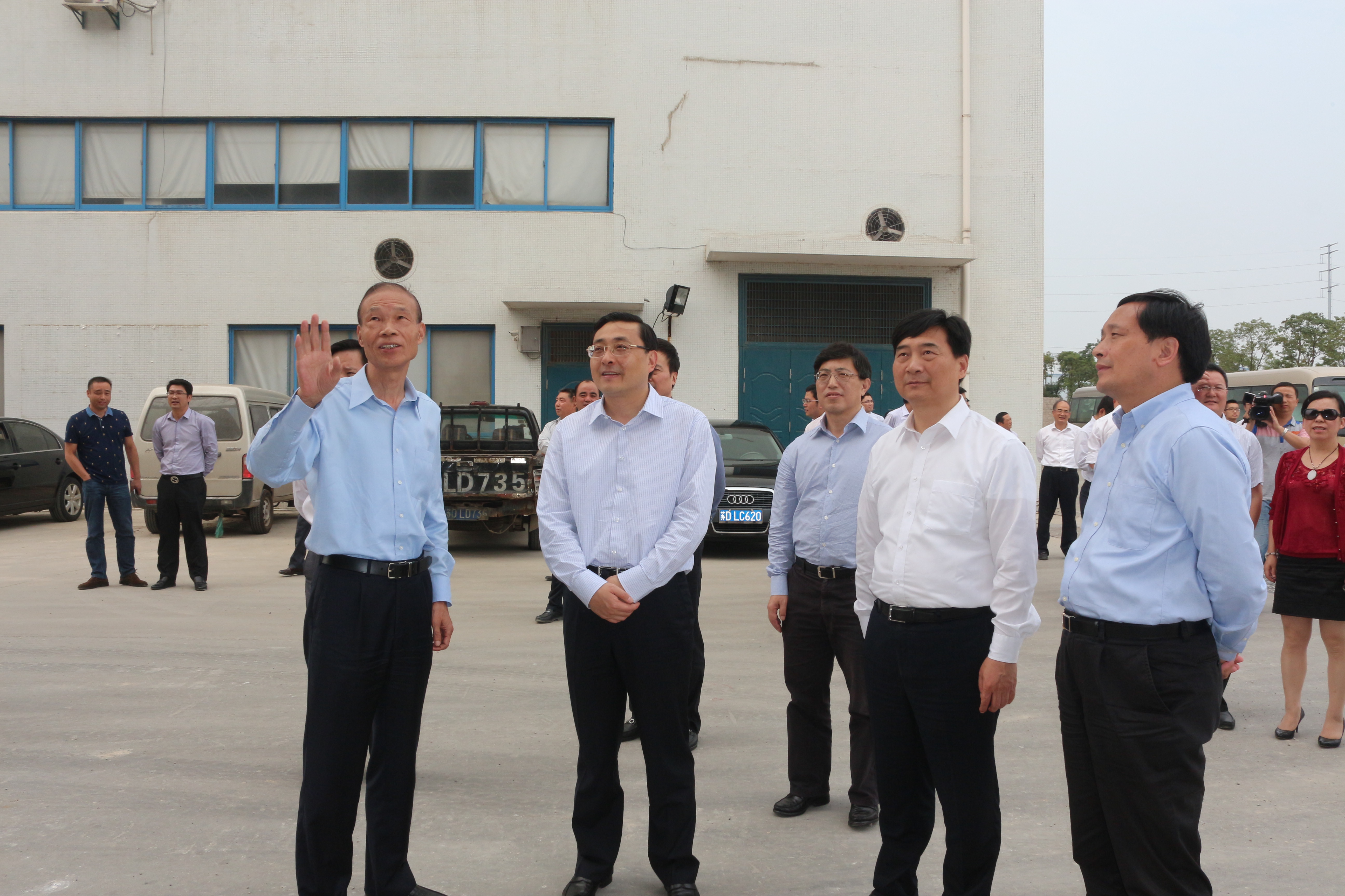 10月10日，常州市市長(zhǎng)費(fèi)高云一行來上上電纜督查西廠區(qū)三期工程建設(shè)情況